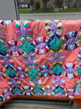 1970’s Retro Vintage Dopamine Decor Colorful Double Wedding Ring Quilt.